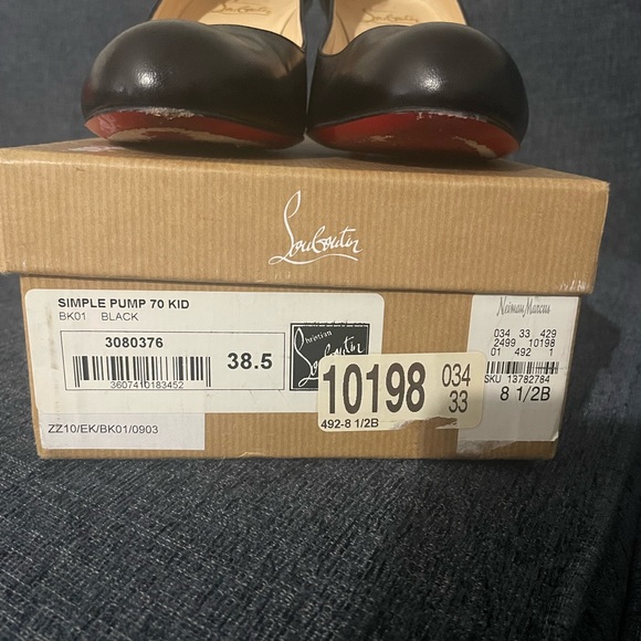 Christian Louboutin - Picture 4 of 7